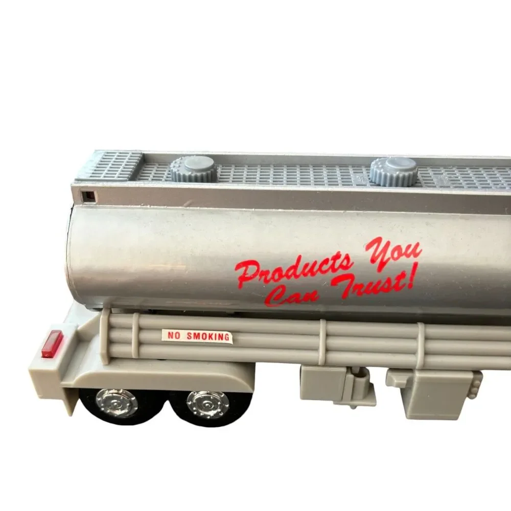 NEW 1975 Texaco Toy Tanker Truck with Sound and Lights 1995 Edition IN BOX